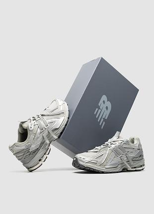 New balance 1906a metalic silver.