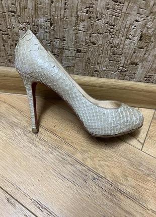 Christian louboutin so kate туфли из кожи питона.
