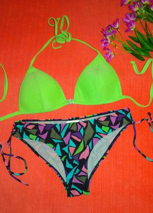 Яркий неоновый купальник