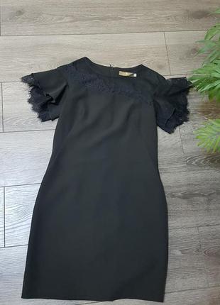 Нарядное класическое черное платье с кружевом alena goretskaya