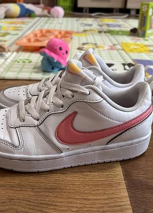 Кросівки жіночі nike