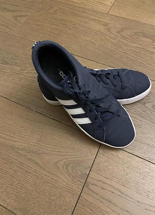 Кросівки adidas