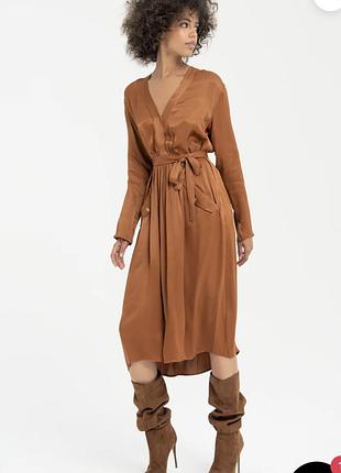 Струменяста з кишенями та поясом сукня 👗