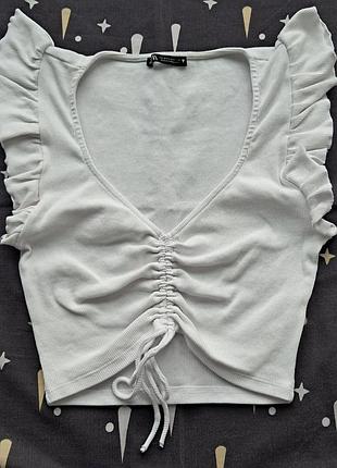 Білий топ у рубчик з зв'язками та рюшами zara розмір s/m