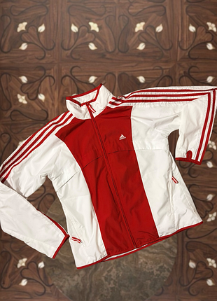 Олімпійка adidas у червоно-білому кольорі
