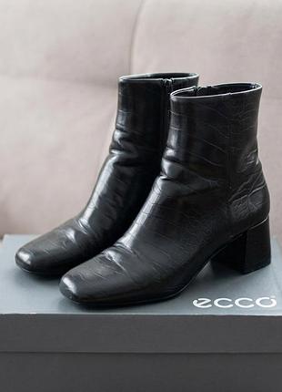 ❇️черевики , жіночі, stradivarius,чорні, 40р, устілка 26 см, еко-шкіра під пітона,з квадратним трендовим носом
