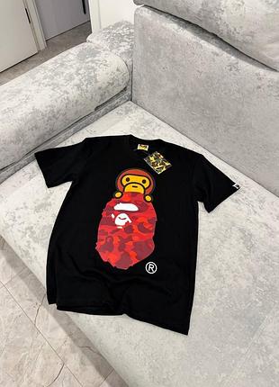Футболка від бренду bape
