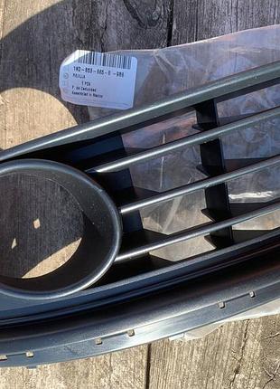 Решетка переднего бампера левая (под птф) vag 1k0853665e 9b9 для vw golf 5, jetta 3 оригинал новая