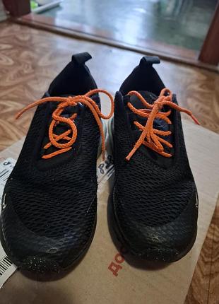 Кроссовки nike 20 см возможен торг
пригляну лучше.
