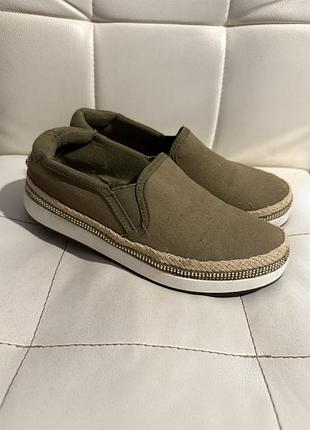 Кеди, сліпони river island
