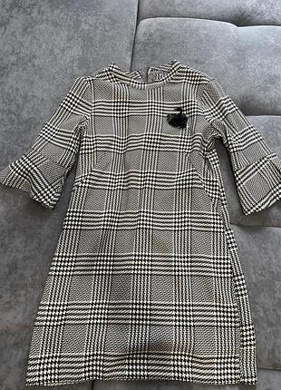 Сукня zara s з брошкою пришитою