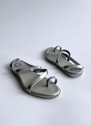 Резиновые пляжные босоножки от melissa🐣