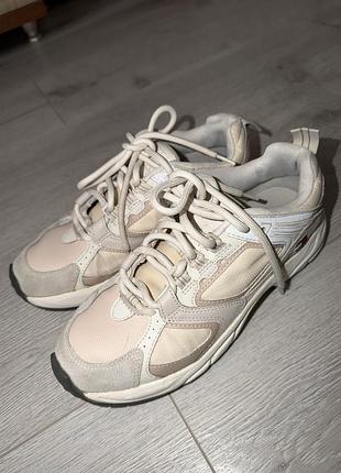 Кросівки tommy hilfiger 23,5см 36р