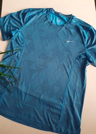 Якісна спортивна футболка nike dri- fit розмір м