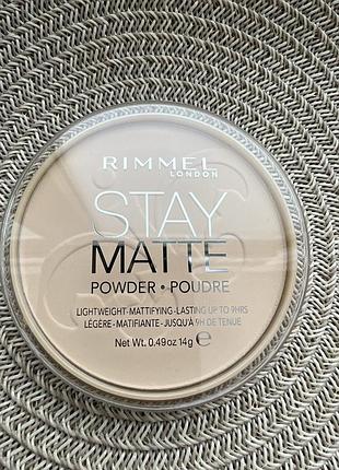 Rimmel матувальна пудра , нова