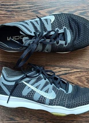 Nike жіночі кросівки