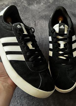Чоловічі кросівки adidas. p. 44.