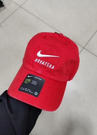 Кепка бейсболка nike cu7531-657 красный цвет, сборная хорватии one size