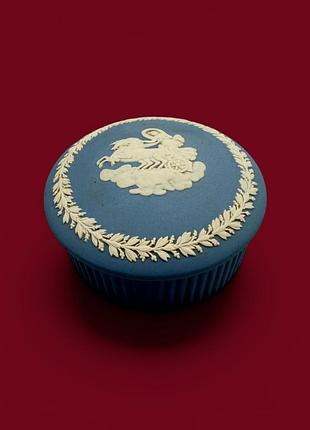 Керамічна скринька wedgwood