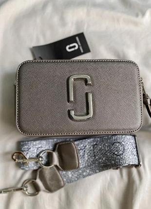Marc jacobs snapshot silver logo