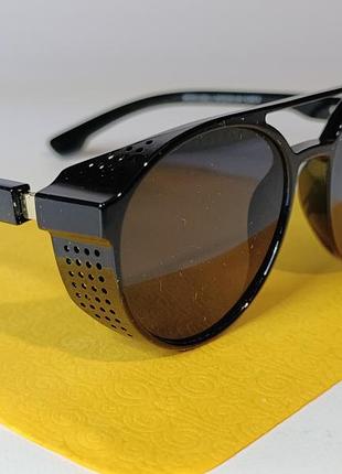 Black sunglasses