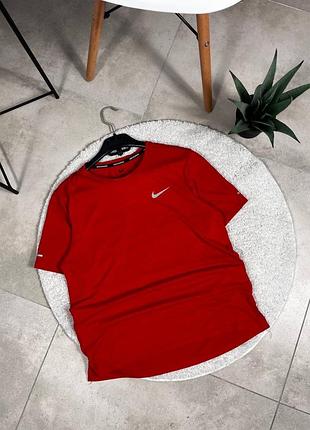 Футболка від nike