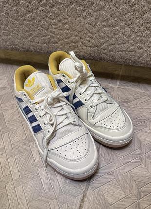 Кросівки adidas