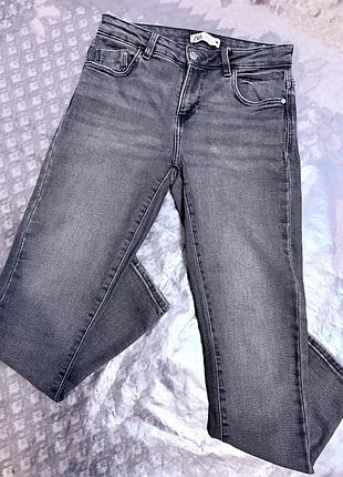 Прямі джинси zara