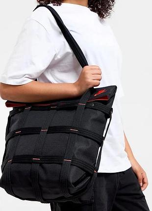 Жіноча сумка спортивна для фітнеса, танців nike cargo tote 12 л. чорний шопер найк для спортазала, тренувань