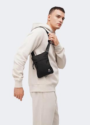 Тонкая сумка через плечо champion small shoulder bag. мужской мессенджер чемпион. тканевая барсетка champion