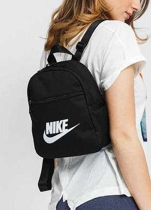 Рюкзак женский мини nike sportswear futura 365. черный мини рюкзак женский маленький. маленький рюкзак найк