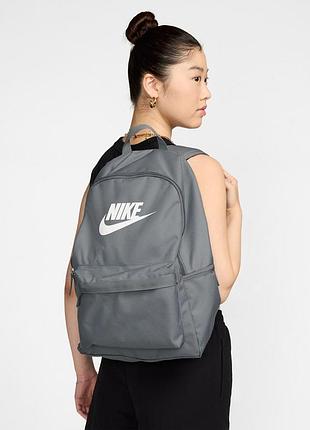 Женский рюкзак для тренировок и фитнеса в спортивном стиле найк nike heritage 20 л серый рюкзак dc4244-063