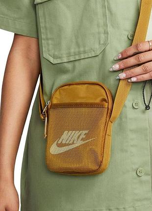 Сумка найк через плечо женская nike heritage s. коричневая маленькая барсетка найк мессенджер на плечо
