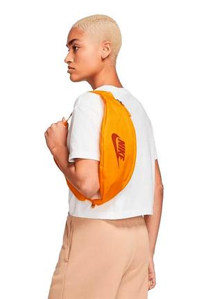 Помаранчева бананка nike heritage fa21. чоловіча поясна сумка на пояс найк. жіноча нагрудна сумка крос боді