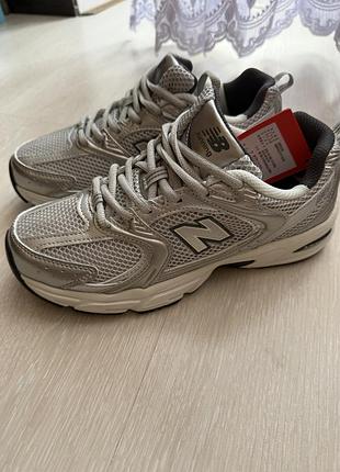 Стильні кросівки new balance