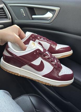 Кроссовки nike dunk low burgundy croc