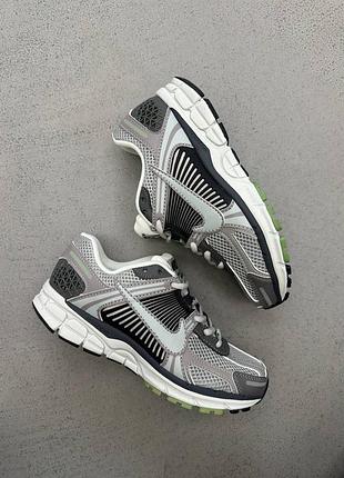 Женские кроссовки nike zoom vomero 5 grey найк серого цвета