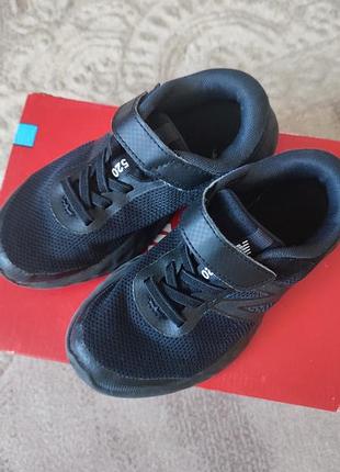 Кроссовка nb