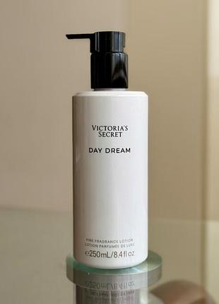 Парфумований лосьйон люксової серії victoria's secret day dream fine fragrance lotion