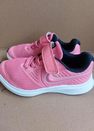 Детские оригинальные кроссовки nike. размер 28,5 стелька 18,5