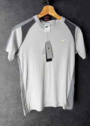 Дитяча сіра футболка nike