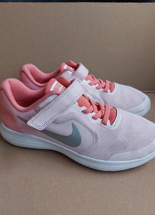 Оригинальные кроссовки nike. размер 35 стелька 22,5