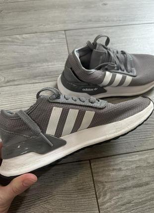 Adidas 36 розмір стелька 23 см
