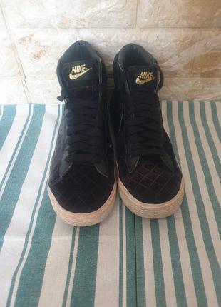 Женские кроссовки из Англии nike blazer mid