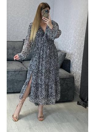 Сукня з розрізом