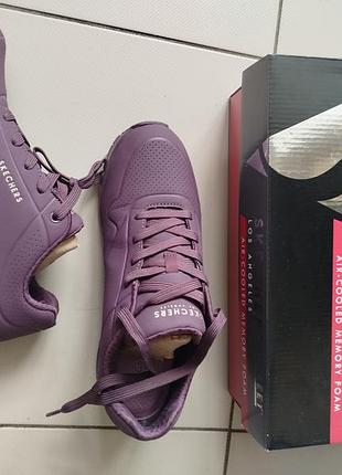 Кроссовки sketchers