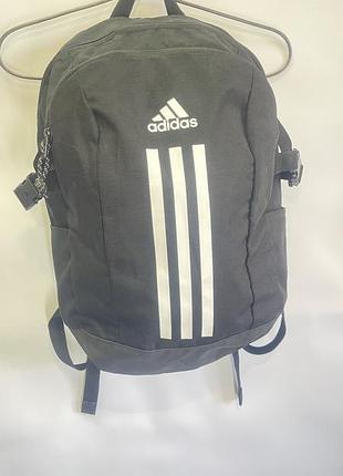 Рюкзак adidas чорний з білими смугами, відмінний стан