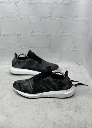 Жіночі кросівки adidas swift run