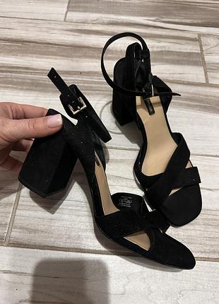 Босоніжки stradivarius 39 розмір