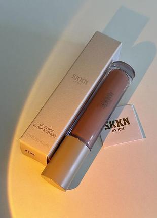 Skkn by kim make-up lip gloss